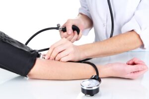 Lire la suite à propos de l’article Hypotension artérielle : causes et traitements